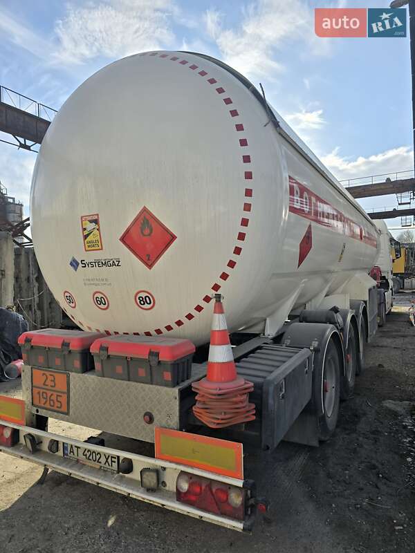 Газовоз LDS NG 2004 в Бурштині