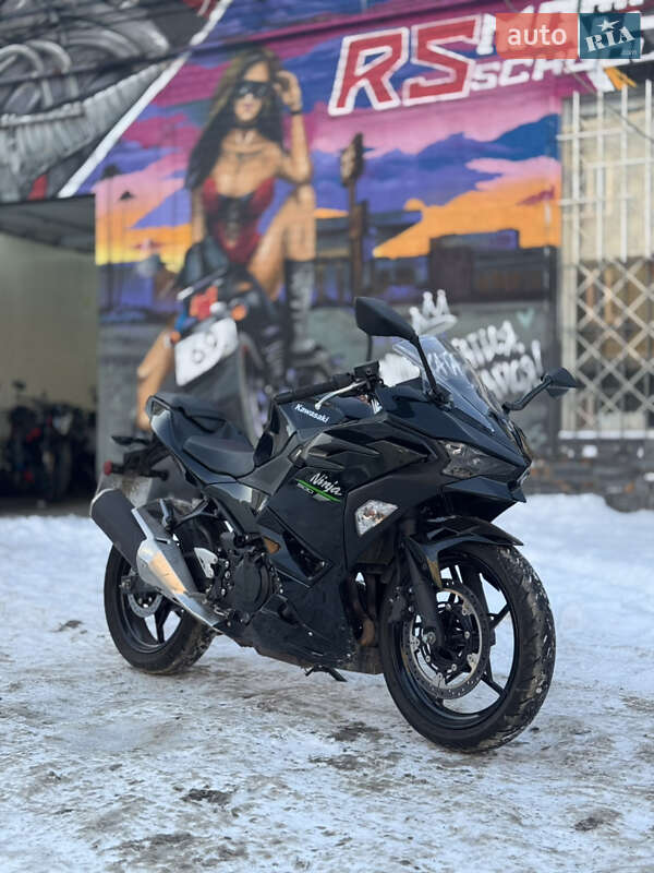 Спортбайк Kawasaki Ninja 500 2024 в Киеве