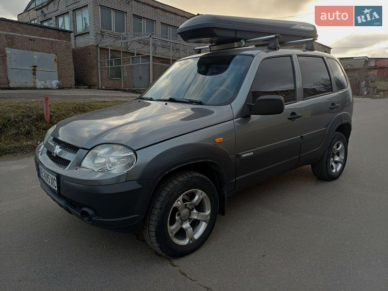 Позашляховик / Кросовер Chevrolet Niva 2010 в Кам'янському