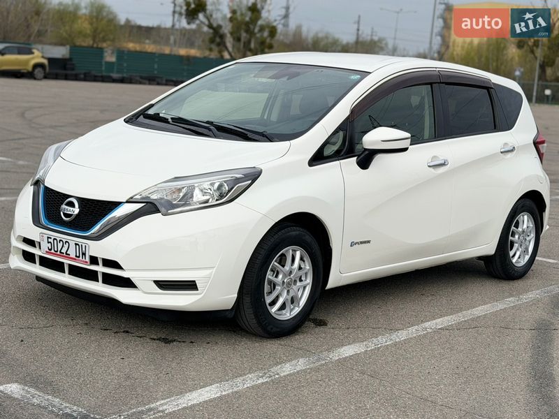 Хэтчбек Nissan Note 2017 в Киеве