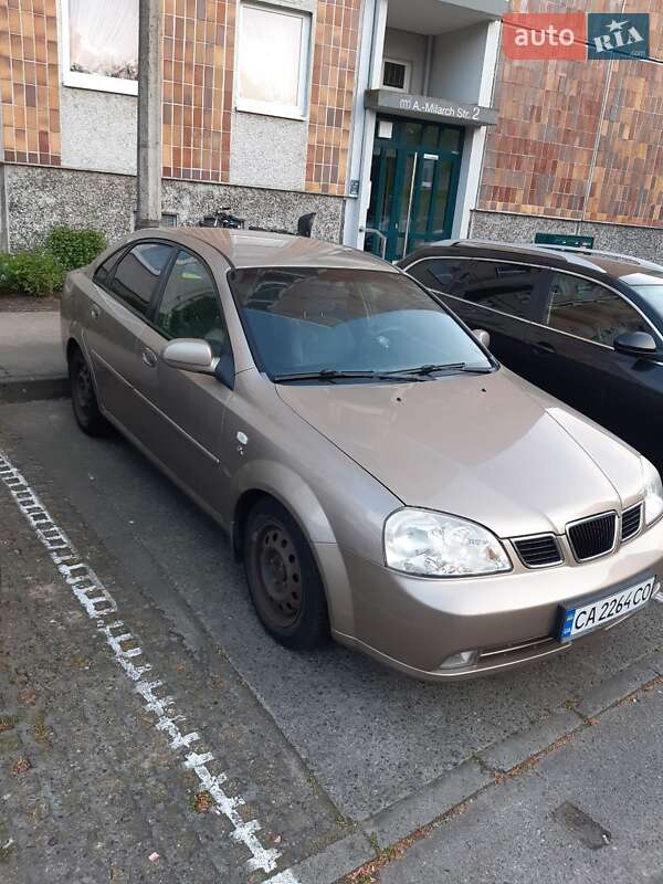 Седан Chevrolet Nubira 2004 в Смеле