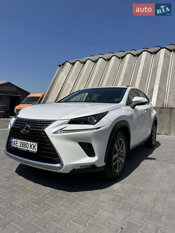 Внедорожник / Кроссовер Lexus NX 2017 в Днепре