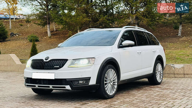 Універсал Skoda Octavia Scout 2017 в Мукачевому