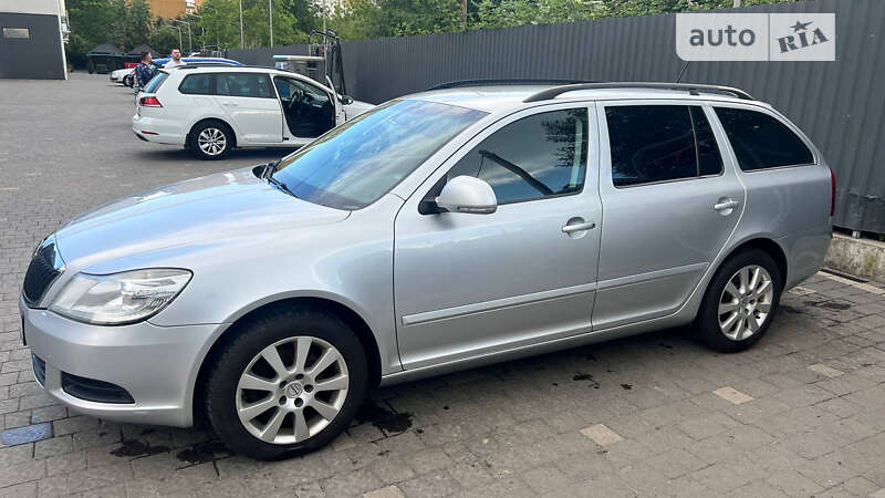 Універсал Skoda Octavia 2011 в Ужгороді