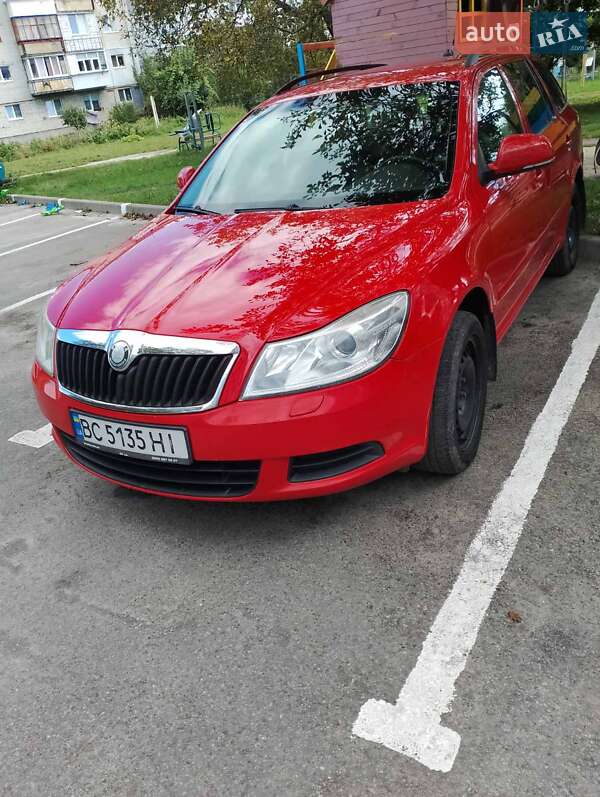 Универсал Skoda Octavia 2010 в Бродах
