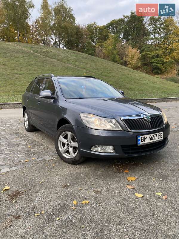 Универсал Skoda Octavia 2011 в Липовой Долине