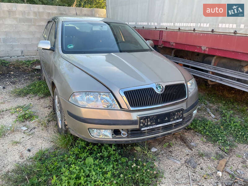 Лифтбек Skoda Octavia 2004 в Бучаче
