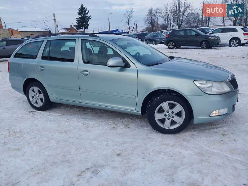 Универсал Skoda Octavia 2010 в Сумах