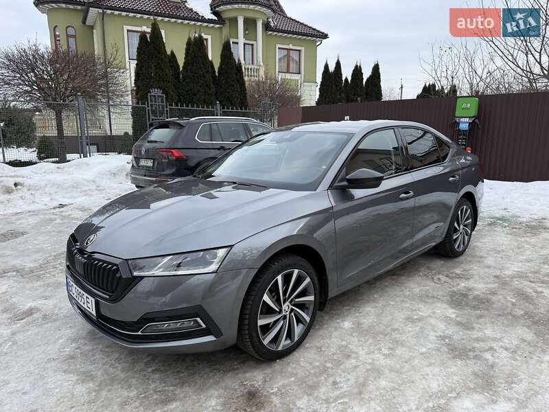 Лифтбек Skoda Octavia 2023 в Золочеве