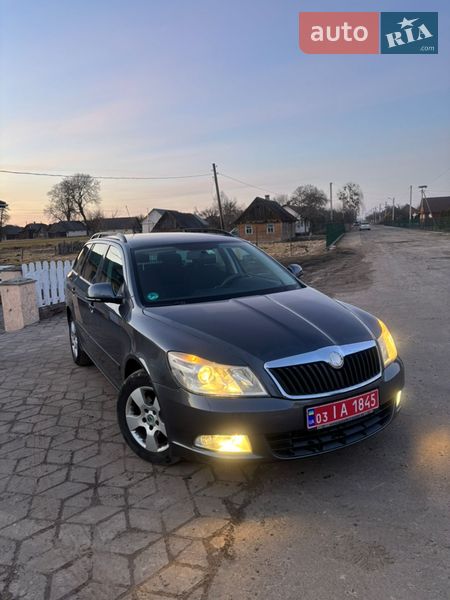 Универсал Skoda Octavia 2010 в Маневичах