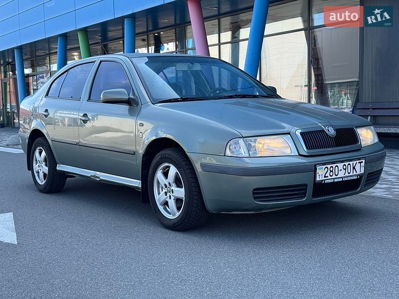 Лифтбек Skoda Octavia 2002 в Киеве