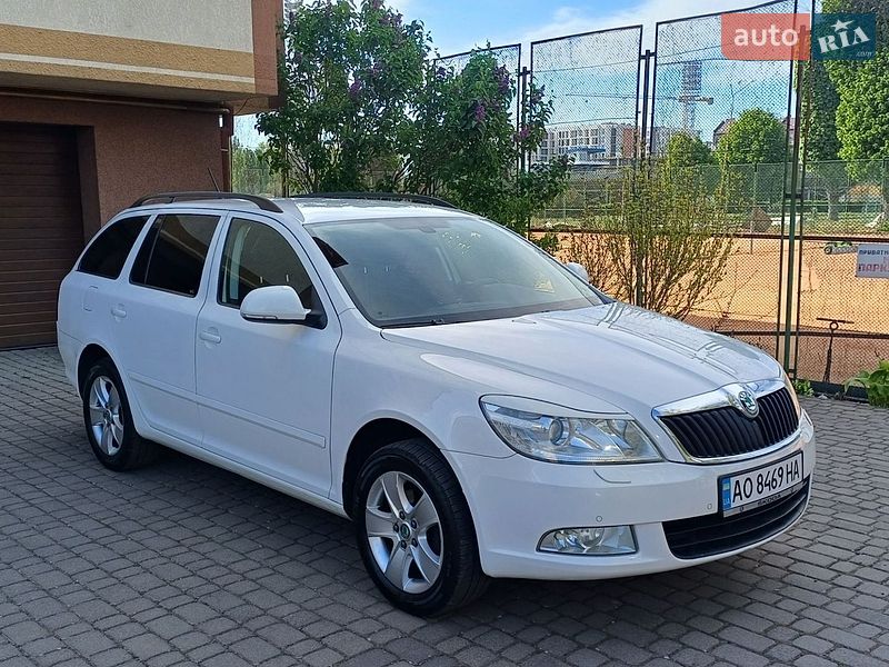 Универсал Skoda Octavia 2012 в Ужгороде