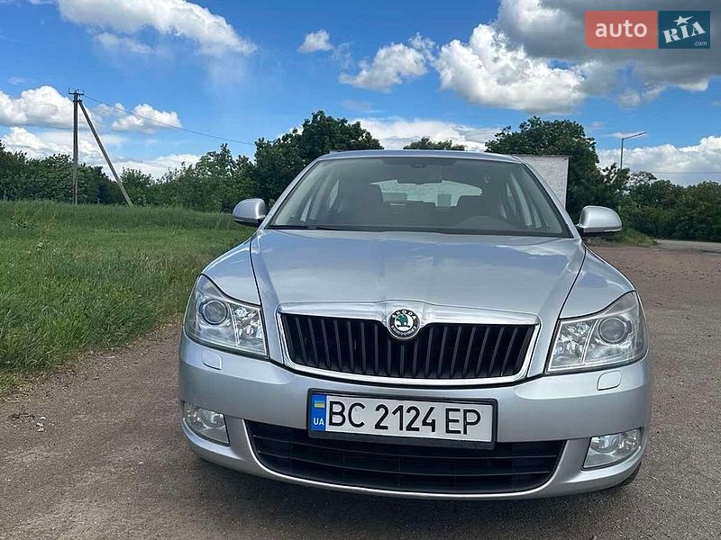Лифтбек Skoda Octavia 2012 в Кропивницком