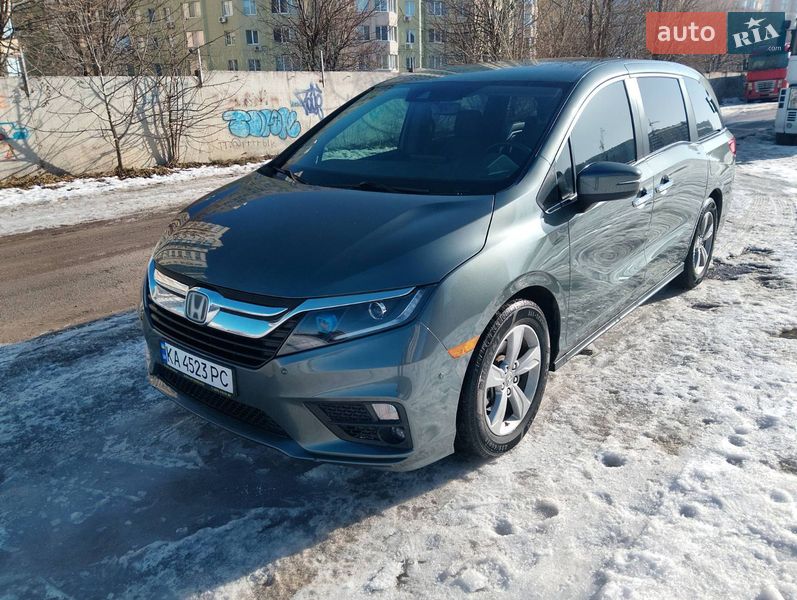 Минивэн Honda Odyssey 2019 в Киеве