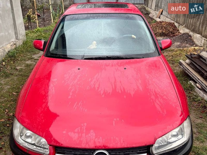 Седан Opel Omega 1999 в Кременце Седан Opel Omega 1999 в Кременце