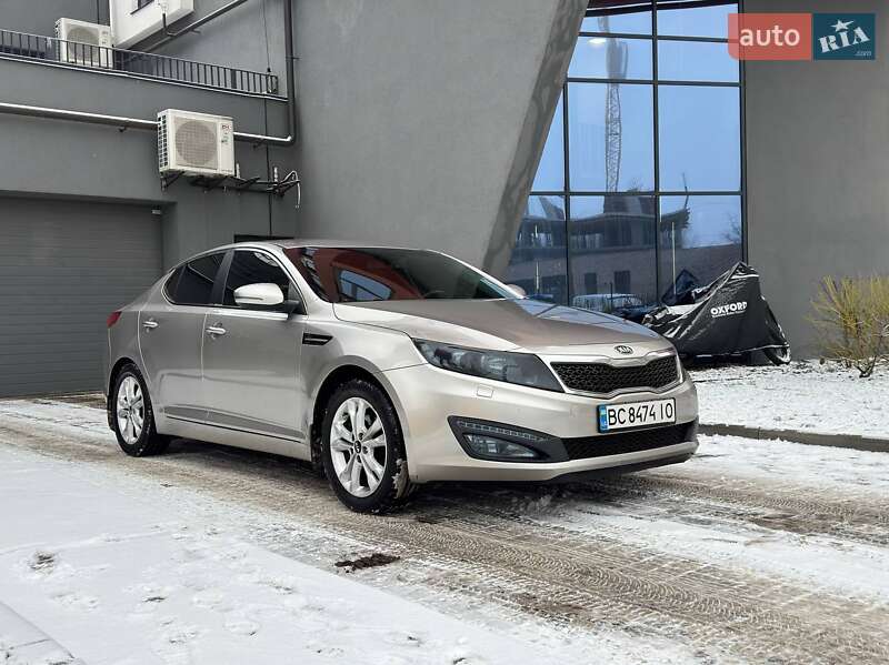 Седан Kia Optima 2012 в Львове
