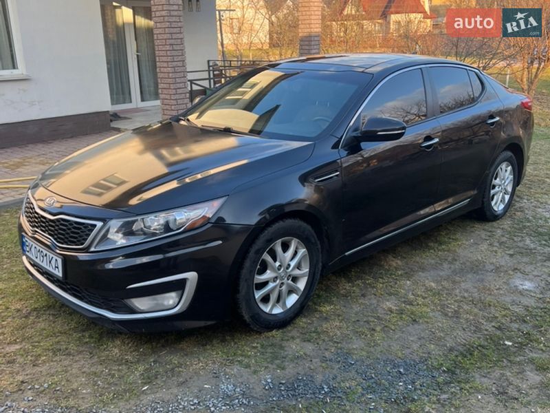 Седан Kia Optima 2012 в Ровно