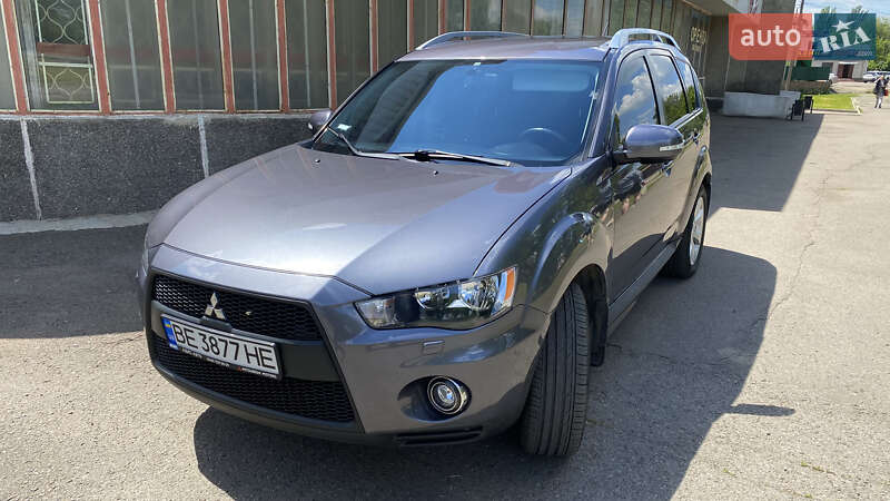Внедорожник / Кроссовер Mitsubishi Outlander XL 2010 в Первомайске