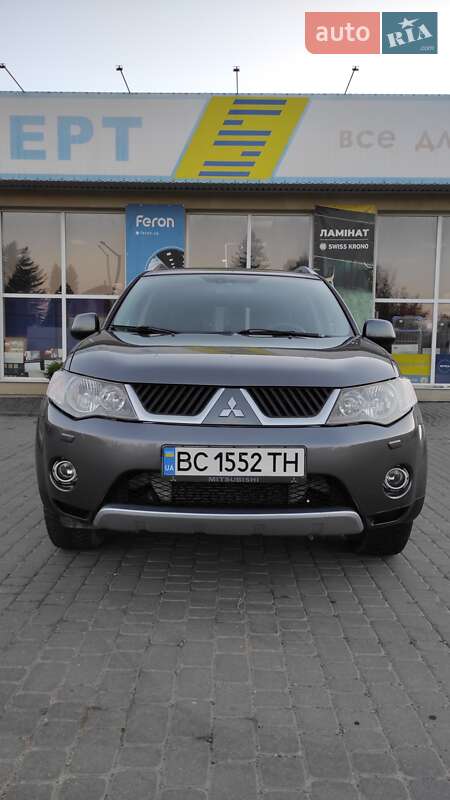 Внедорожник / Кроссовер Mitsubishi Outlander XL 2008 в Самборе
