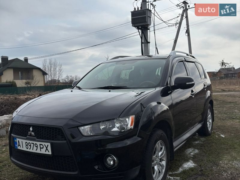 Позашляховик / Кросовер Mitsubishi Outlander XL 2010 в Гаврилівці
