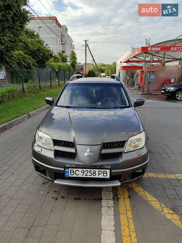 Внедорожник / Кроссовер Mitsubishi Outlander 2005 в Львове