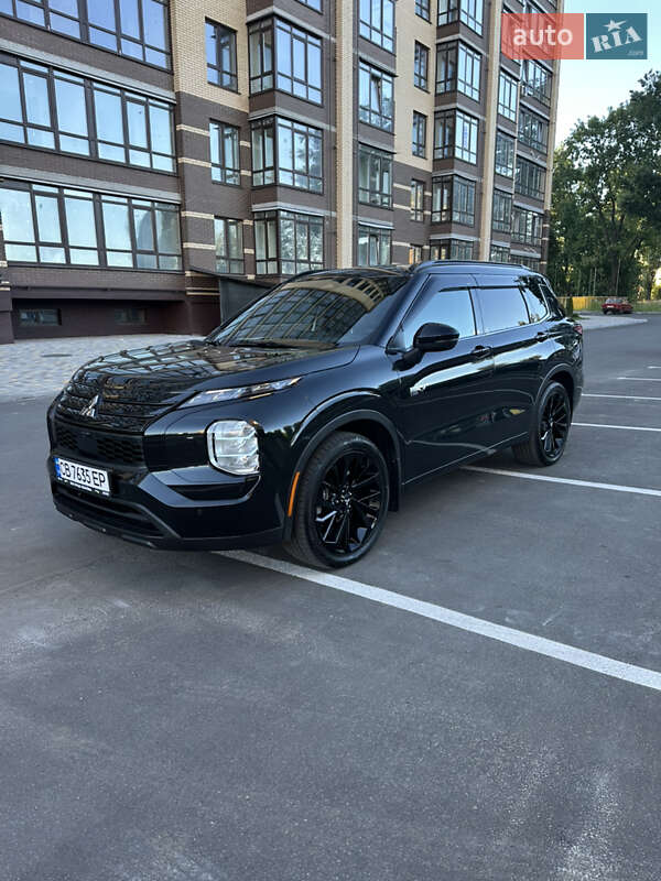 Внедорожник / Кроссовер Mitsubishi Outlander 2024 в Чернигове
