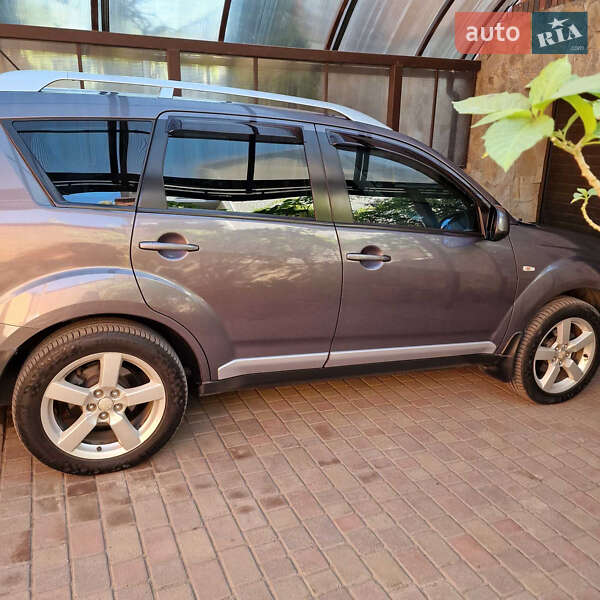 Внедорожник / Кроссовер Mitsubishi Outlander 2008 в Днепре