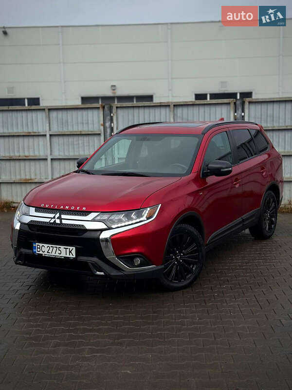 Внедорожник / Кроссовер Mitsubishi Outlander 2020 в Львове
