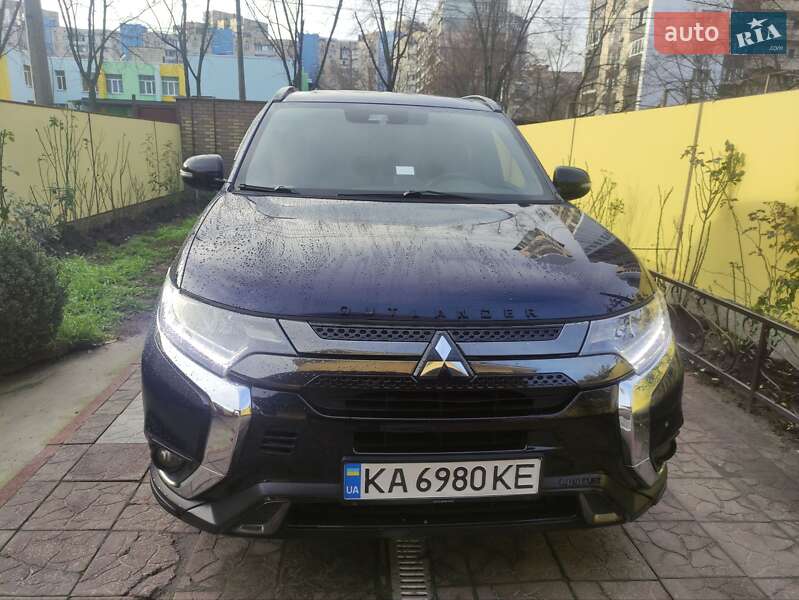 Внедорожник / Кроссовер Mitsubishi Outlander 2020 в Киеве Внедорожник / Кроссовер Mitsubishi Outlander 2020 в Киеве