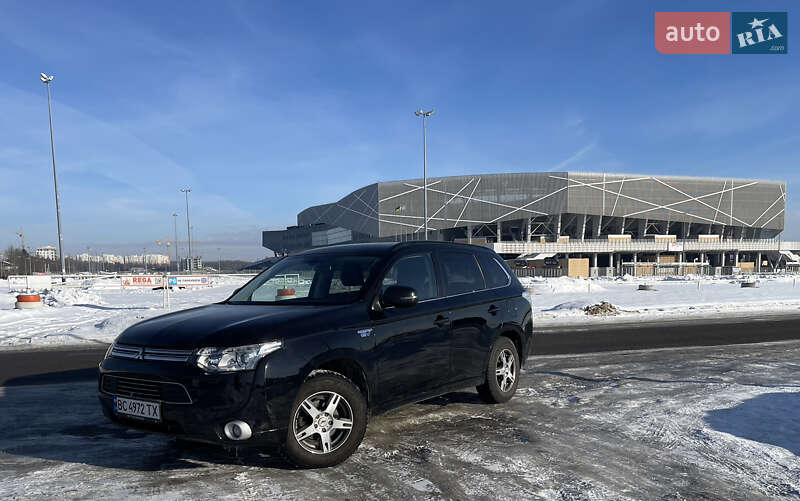 Внедорожник / Кроссовер Mitsubishi Outlander 2014 в Львове Внедорожник / Кроссовер Mitsubishi Outlander 2014 в Львове