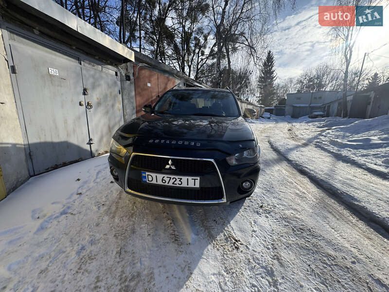 Внедорожник / Кроссовер Mitsubishi Outlander 2010 в Львове Внедорожник / Кроссовер Mitsubishi Outlander 2010 в Львове