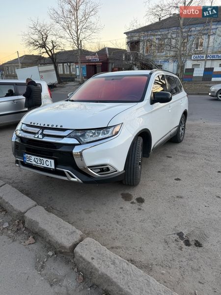 Внедорожник / Кроссовер Mitsubishi Outlander 2016 в Вознесенске