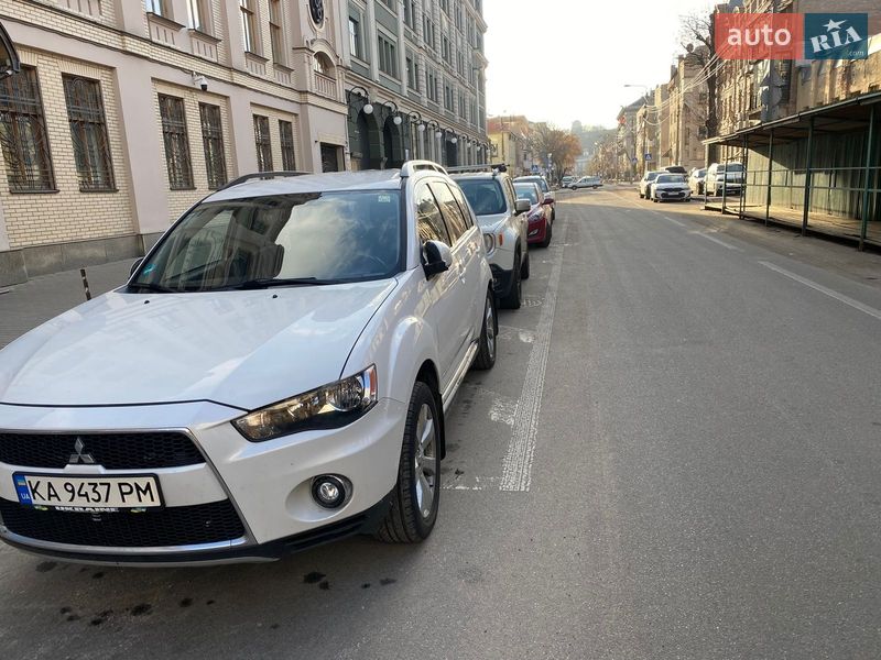 Позашляховик / Кросовер Mitsubishi Outlander 2010 в Києві Позашляховик / Кросовер Mitsubishi Outlander 2010 в Києві