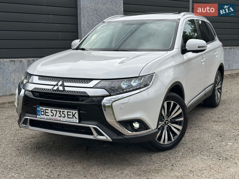 Внедорожник / Кроссовер Mitsubishi Outlander 2019 в Николаеве