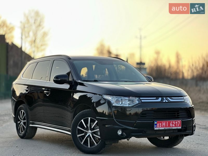 Внедорожник / Кроссовер Mitsubishi Outlander 2013 в Млинове Внедорожник / Кроссовер Mitsubishi Outlander 2013 в Млинове