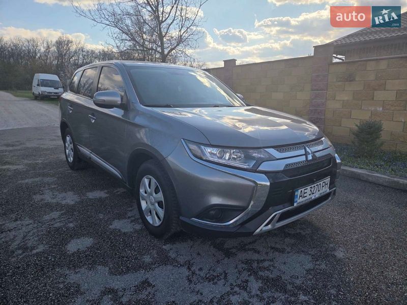 Внедорожник / Кроссовер Mitsubishi Outlander 2021 в Каменском