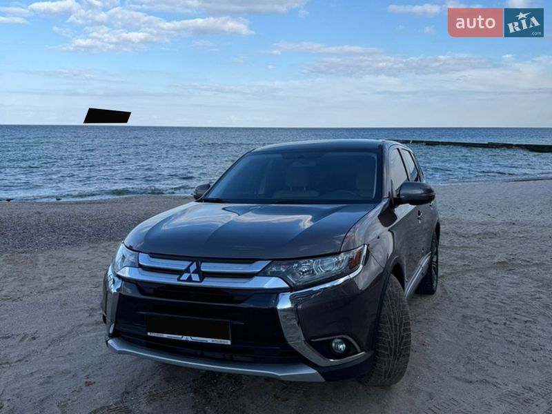 Внедорожник / Кроссовер Mitsubishi Outlander 2017 в Одессе