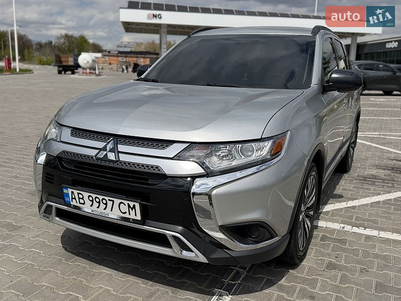 Позашляховик / Кросовер Mitsubishi Outlander 2020 в Тульчині