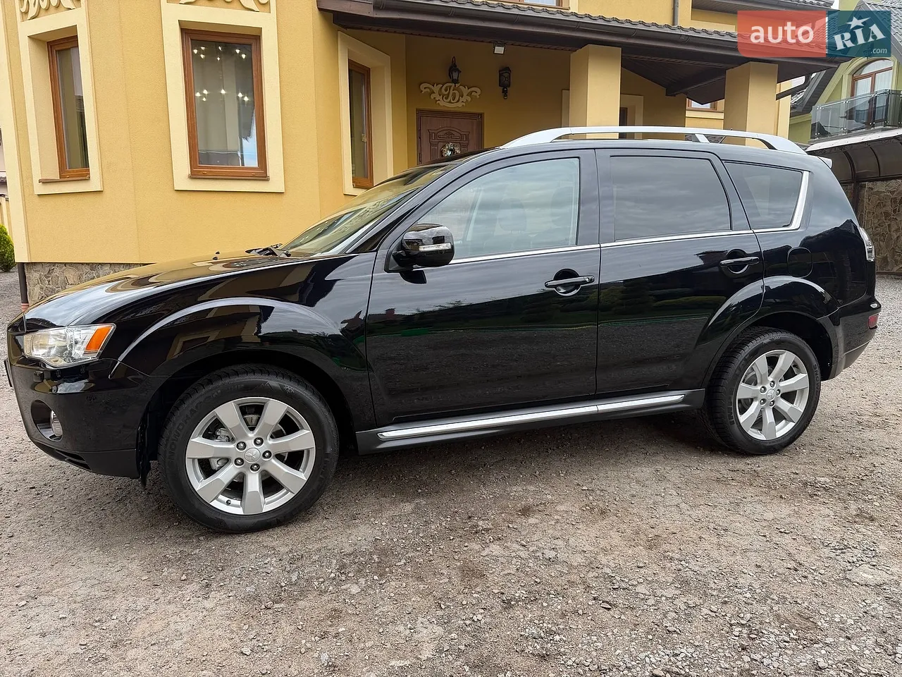 Mitsubishi Outlander 2011 photo 4