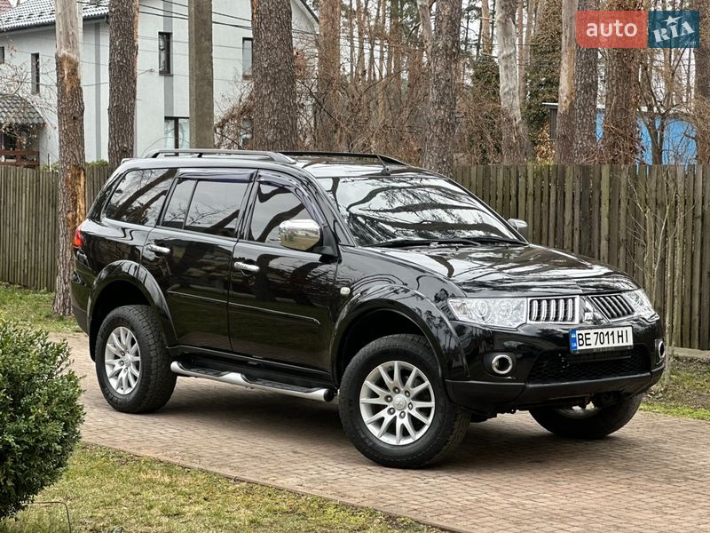 Внедорожник / Кроссовер Mitsubishi Pajero Sport 2011 в Киеве