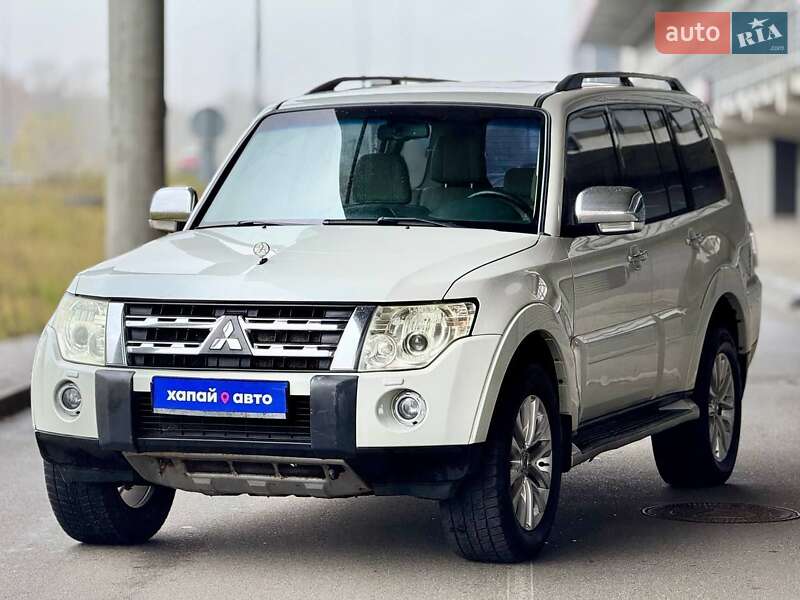 Внедорожник / Кроссовер Mitsubishi Pajero 2008 в Киеве