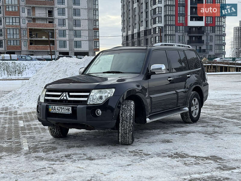 Внедорожник / Кроссовер Mitsubishi Pajero 2008 в Киеве