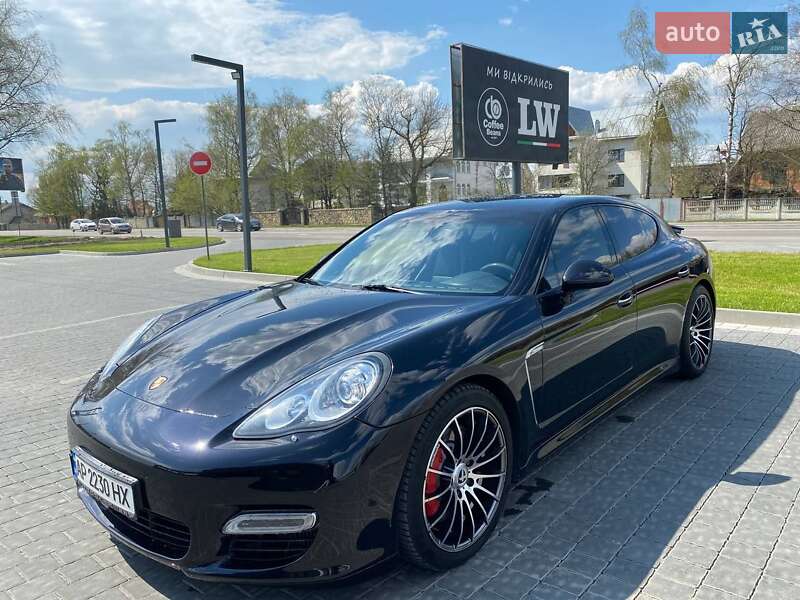 Седан Porsche Panamera 2010 в Дніпрі