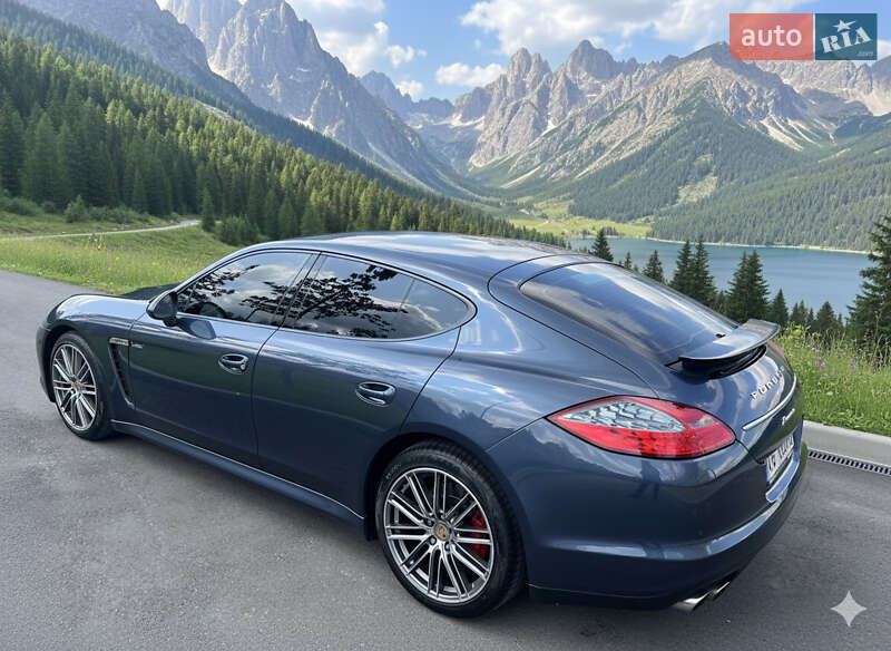 Фастбэк Porsche Panamera 2012 в Киеве