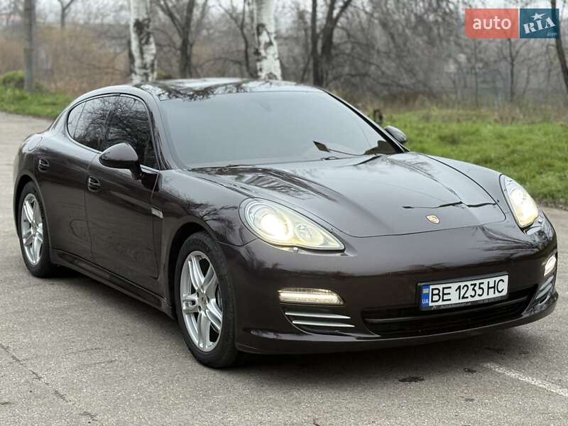 Фастбэк Porsche Panamera 2012 в Кривом Роге Фастбэк Porsche Panamera 2012 в Кривом Роге
