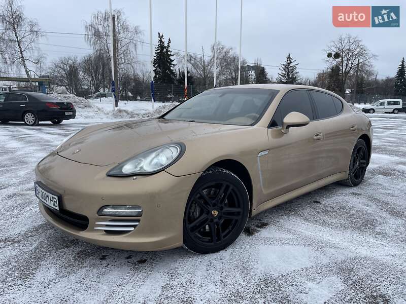 Фастбэк Porsche Panamera 2012 в Львове