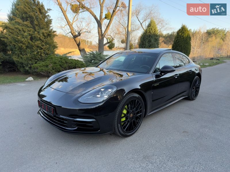 Фастбек Porsche Panamera 2018 в Новомосковську