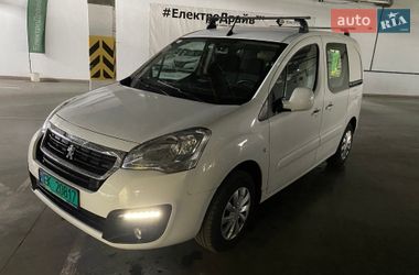 Вантажопасажирський фургон Peugeot Partner 2016 в Вінниці Вантажопасажирський фургон Peugeot Partner 2016 в Вінниці