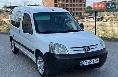 Вантажний фургон Peugeot Partner 2004 в Львові