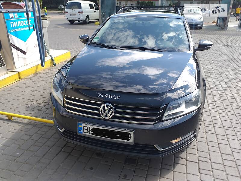 Универсал Volkswagen Passat 2011 в Черновцах
